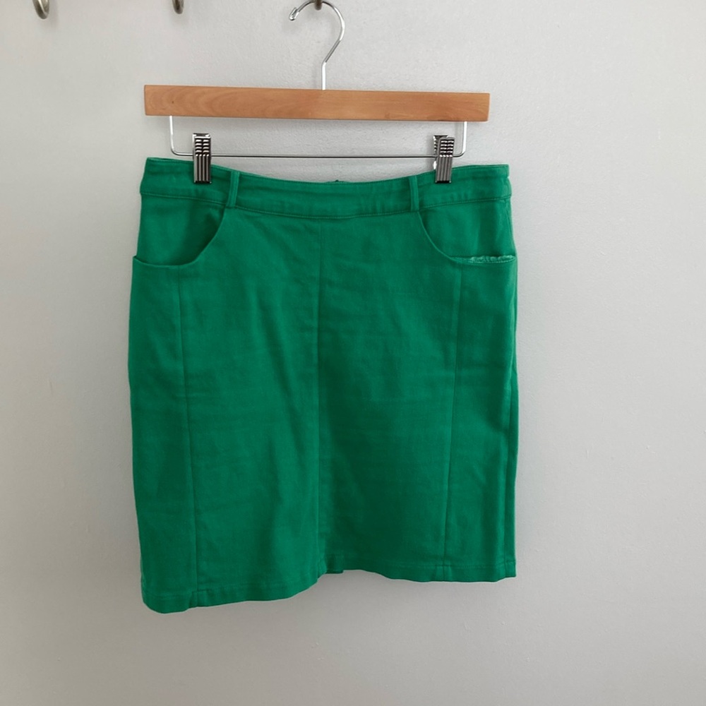 Green Yumi pencil skirt 💚🌲 size 6